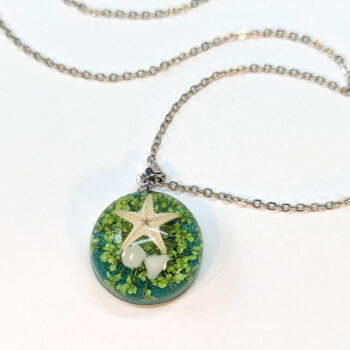 Round Ocean Scene Real Starfish Green Resin Silver Necklace - Image 3