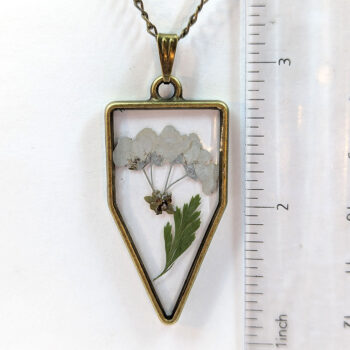 Crest White Real Dried Flowers Green Leaf Resin Necklace - Image 3