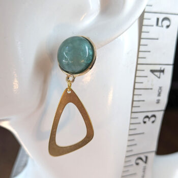 Gold Irregular Triangle Green Stud Resin Cabochon Earrings - Image 2