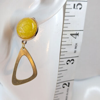 Gold Irregular Triangle Yellow Stud Resin Cabochon Earrings - Image 2