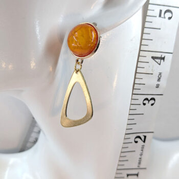 Gold Irregular Triangle Orange Stud Resin Cabochon Earrings - Image 2