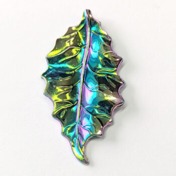 Detailed Leaf Pendant Rainbow