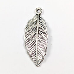 Detailed Oval Leaf Pendant Antique Silver